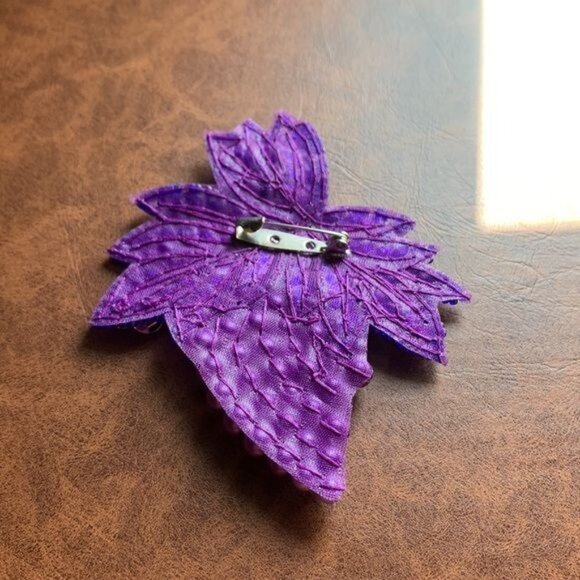 Vintage Beaded Grape Pin Purple Large Brooch Sequins 80s Style - Picture 4 of 4